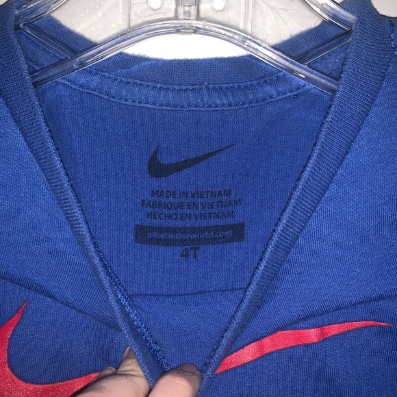 Nike Blue and Red “Just Do It” Logo Tee Boys 4T Like New - Picture 3 of 4